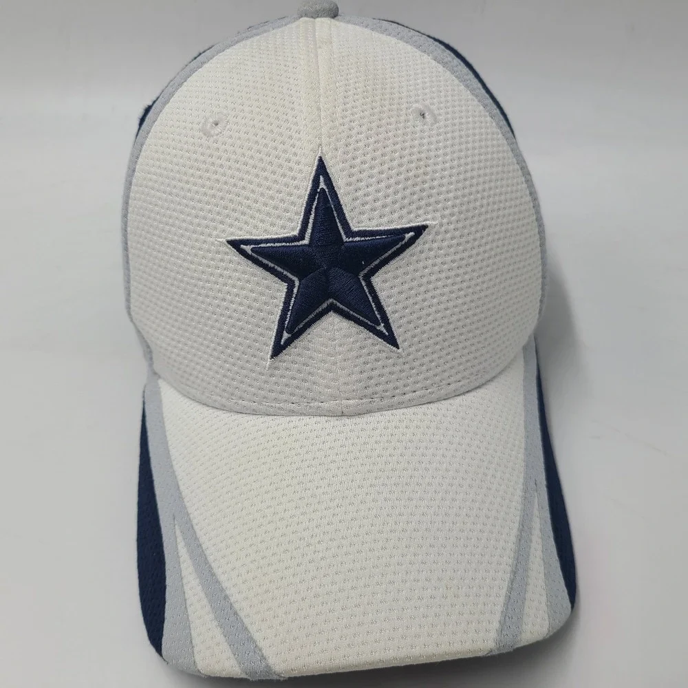 Dallas Cowboys Hat Fitted (Seems M-L) New Era 39Thirty White Blue NFL‎ Football